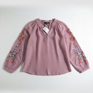 Suzanne Betro Embroidered Peasant Top – NWT 🌸